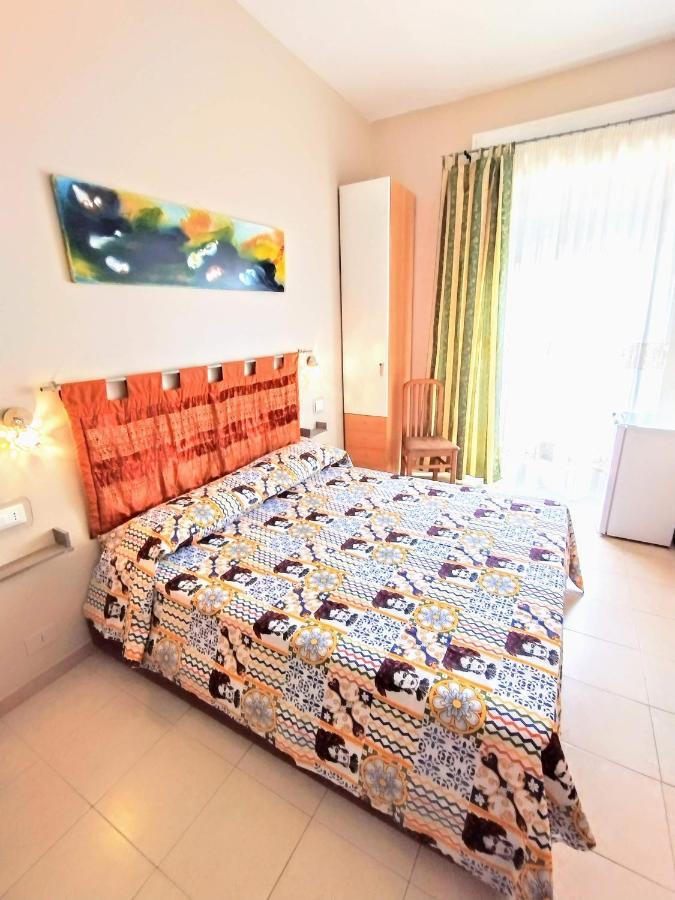 Bed & Breakfast Delle Palme Trapani Exteriör bild